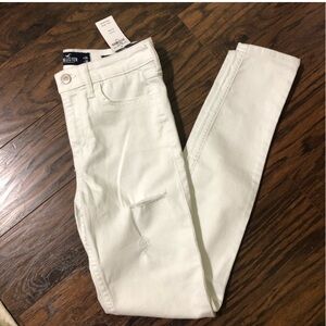 NWT 3R Hollister white ripped skinny jeans